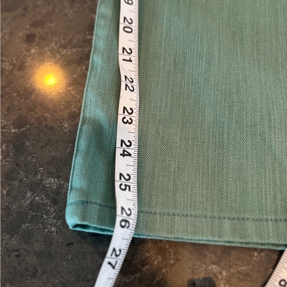 New Cabi 6693 Austin Jeans Foam Green Slim Straight Crop - Picture 10 of 10